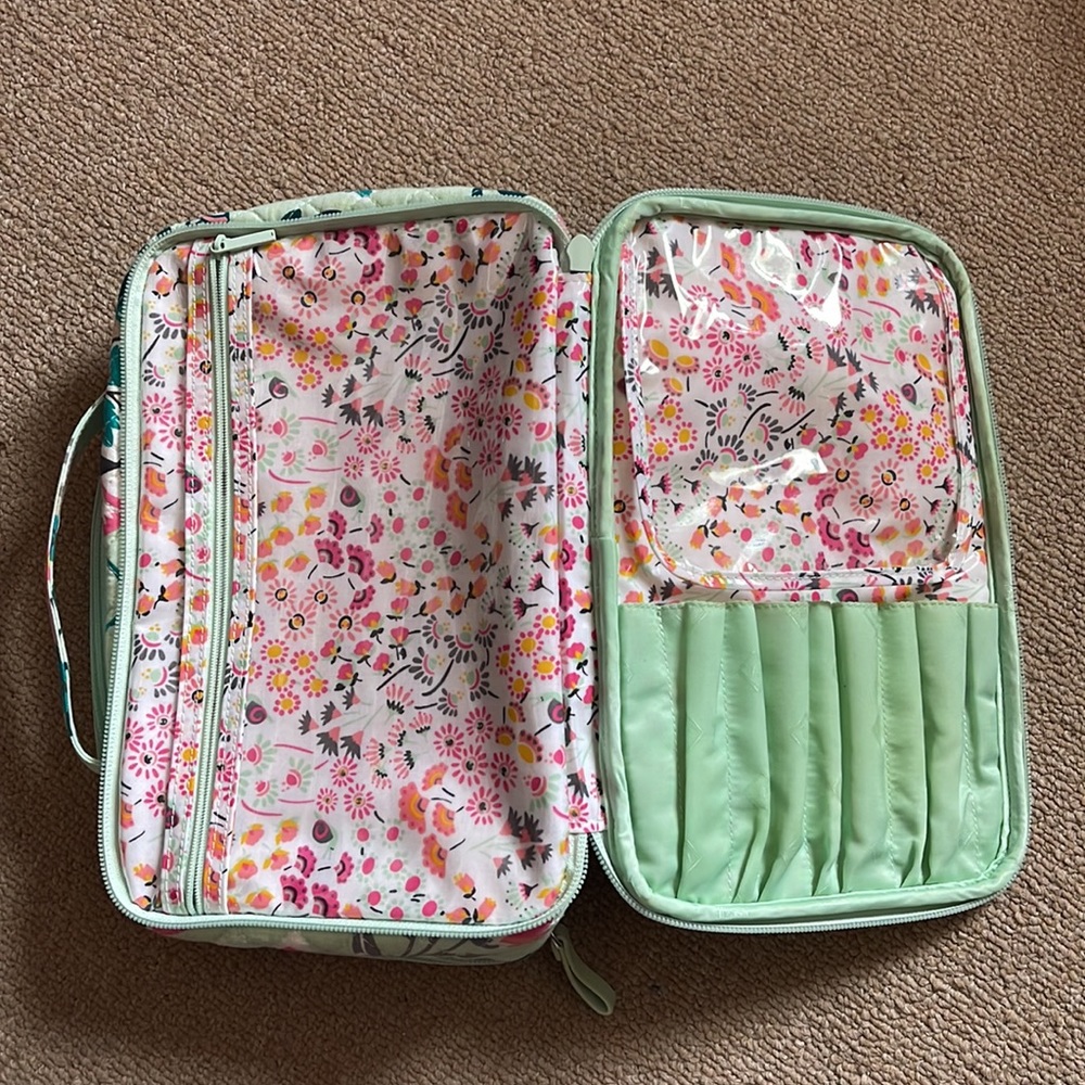 Vera Bradley Travel toiletry Bag - Picture 3 of 4